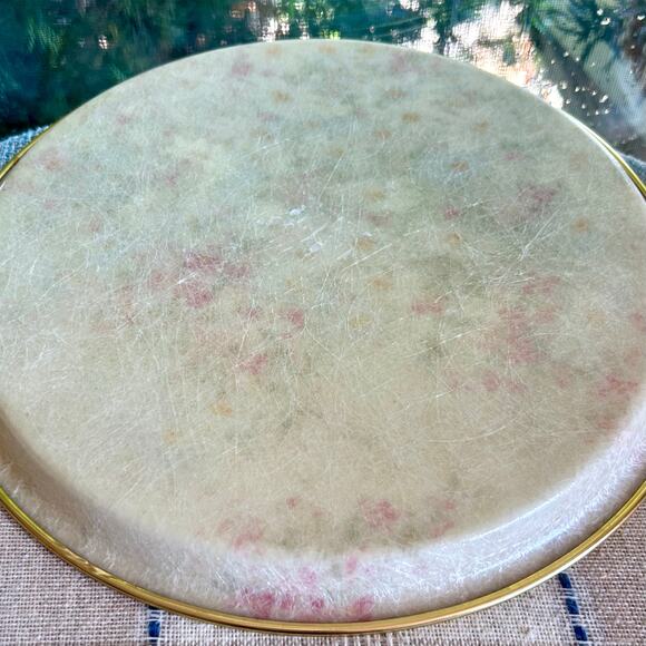 Vintage Fiberglass Serving Tray with Daisy Floral Design – 13.25” Round - Picture 7 of 10